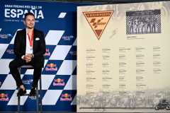 Jorge Lorenzo resmi sandang gelar Legenda MotoGP